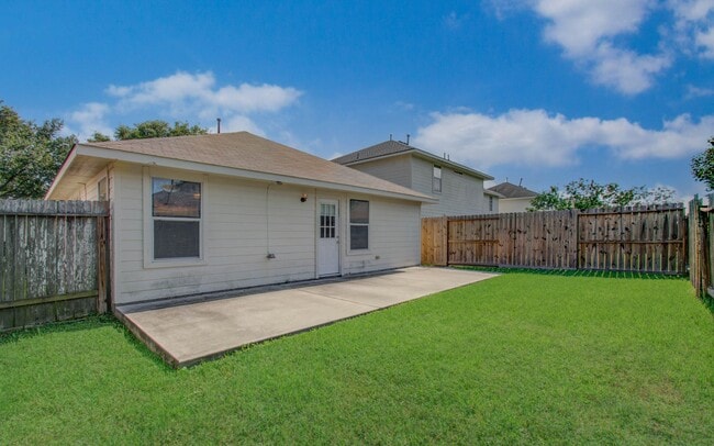 Building Photo - 19134 Yellow Thrush Dr