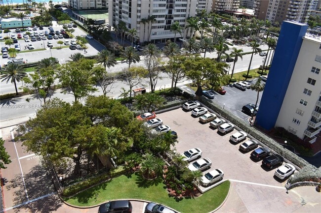 Building Photo - 1865 S Ocean Dr