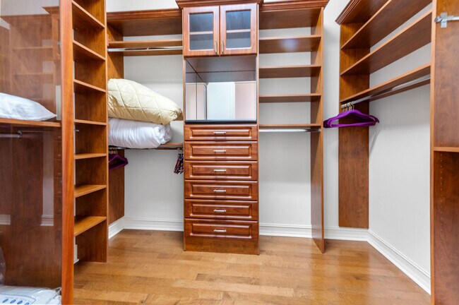 Building Photo - 17665 Middlebrook Way