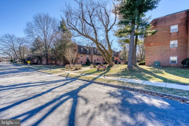 Building Photo - 4000 Gypsy Ln