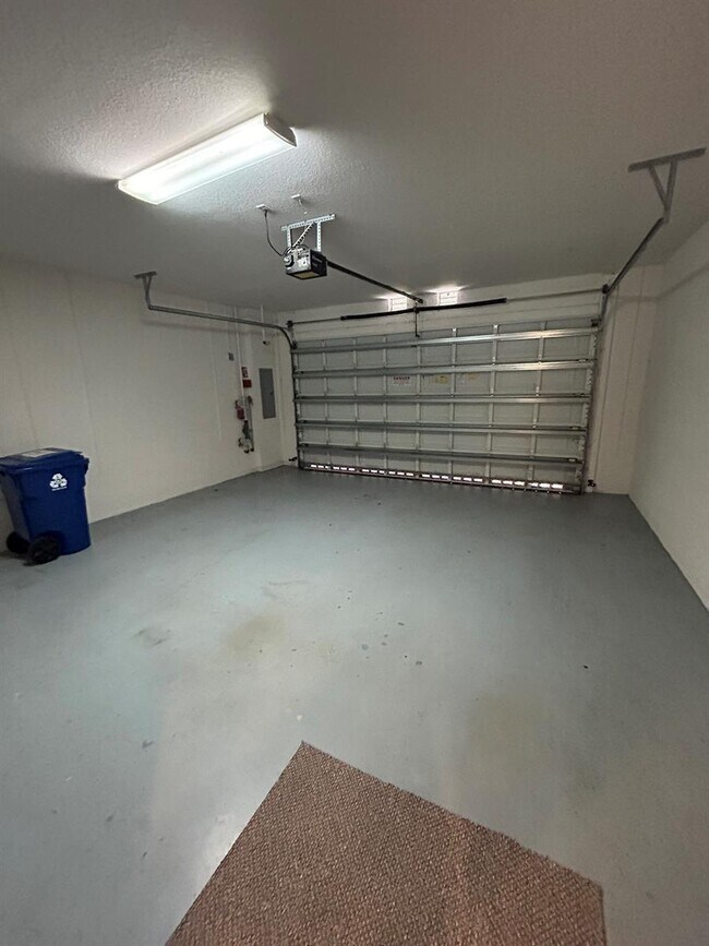 Building Photo - 12620 NW 32nd Ct