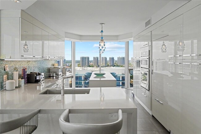 Building Photo - 17555 Collins Ave