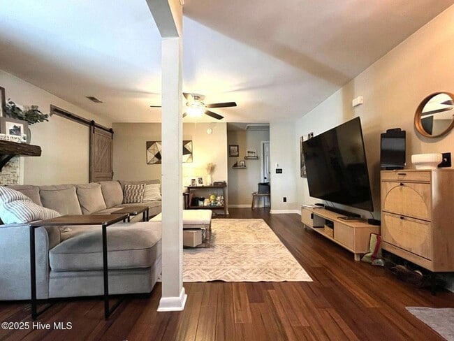 Building Photo - 375 Midland Rd