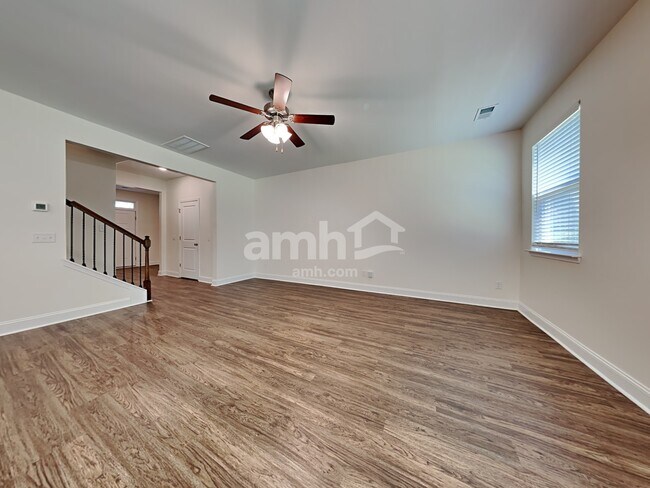 Building Photo - 984 Theodore Rd