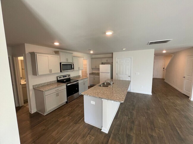 Building Photo - Complimentary Rent for a July ONLY Move in...