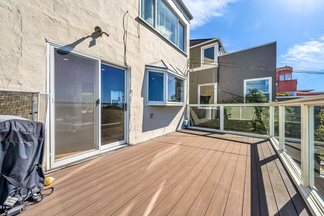 Building Photo - Gorgeous Golden Gate Heights home with gar...