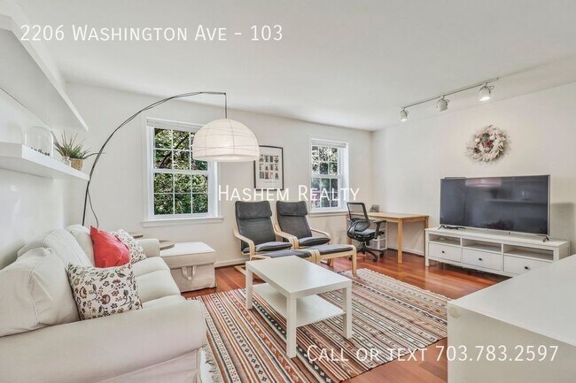 Building Photo - 2206 Washington Ave