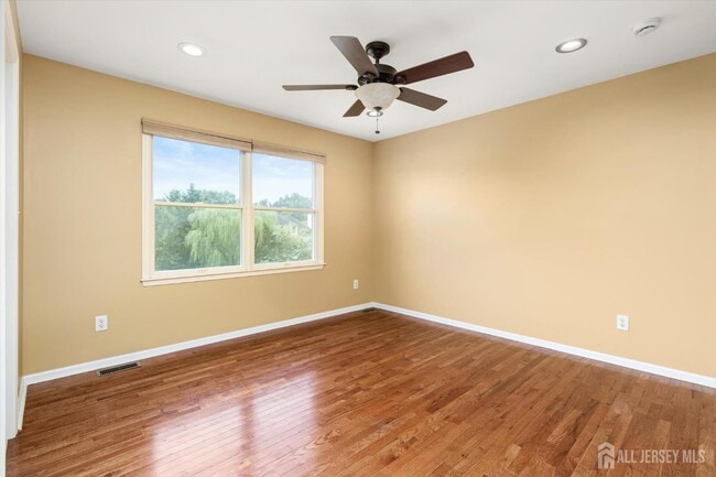 Building Photo - 15 Meadowlark Dr