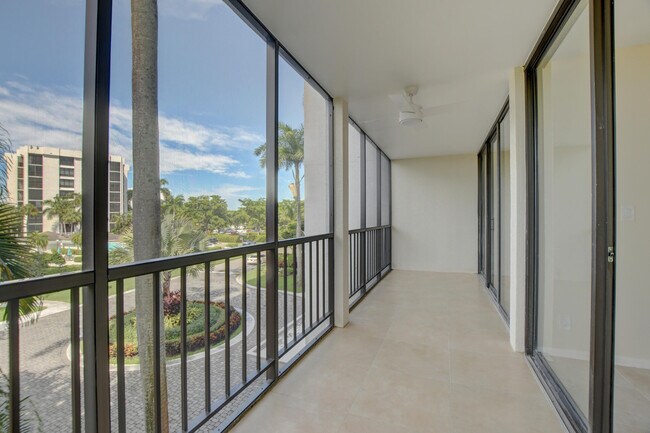 Building Photo - 6797 Willow Wood Dr