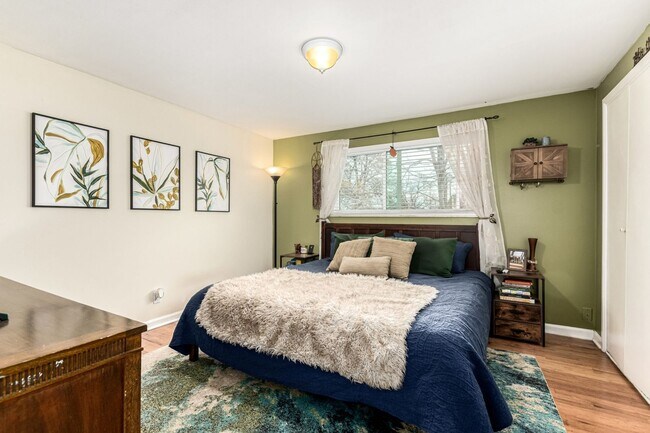 Building Photo - 11487 Larson Ln