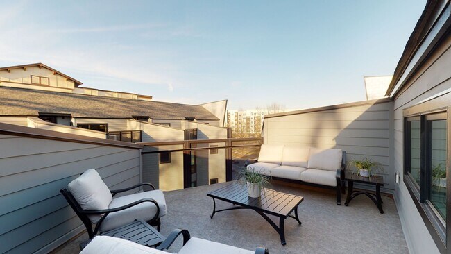Building Photo - Modern Townhome with Roof Terrace in Dilworth Neighborhood Charlotte NC
