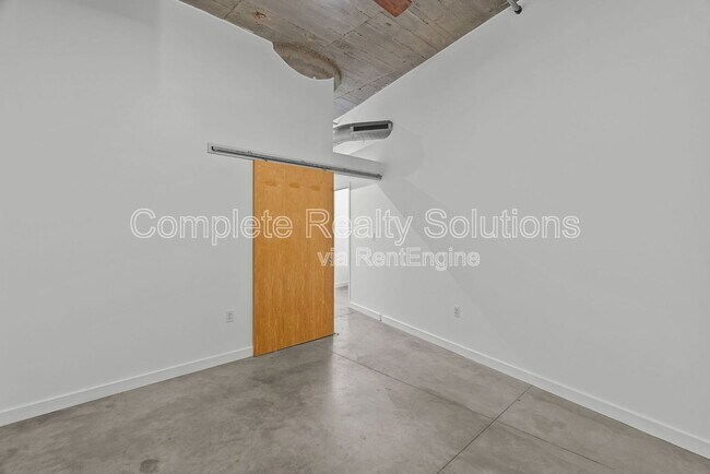Building Photo - 1635 Washington Ave