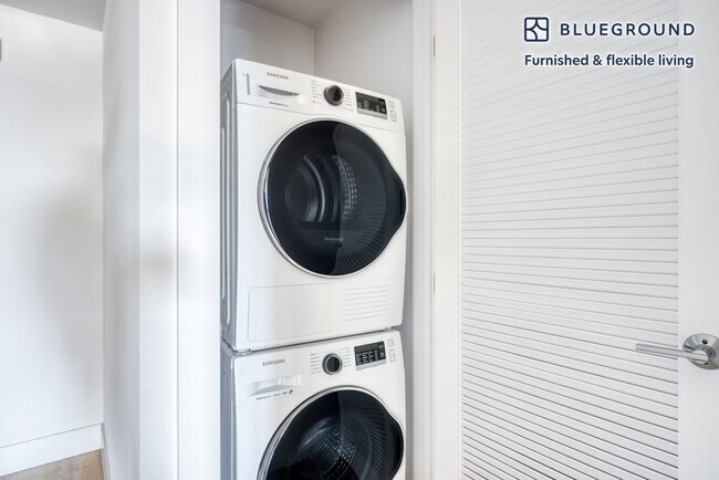 Building Photo - 447 17th St