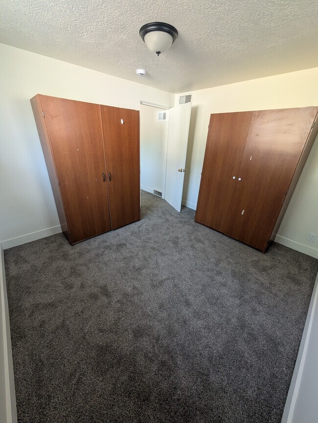 Building Photo - 353 N 100 E