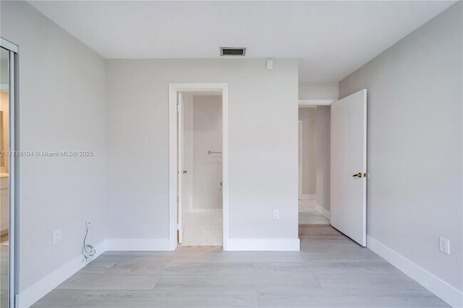 Building Photo - 9818 SW 111th Terrace