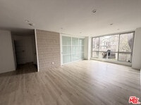 Building Photo - 4900 Overland Ave