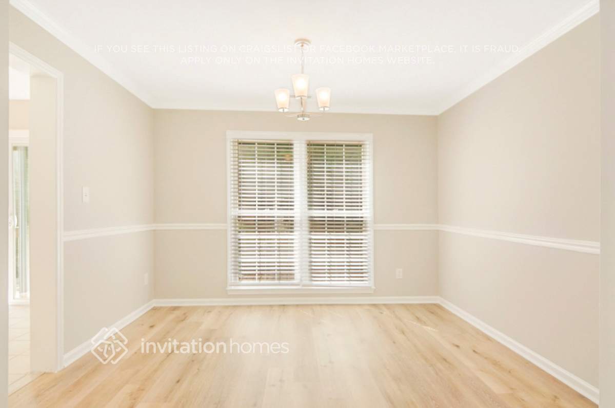 Building Photo - 8644 Swarthmore Dr