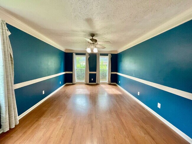 Building Photo - Spacious 6-Bedroom Gem In Fayetteville!