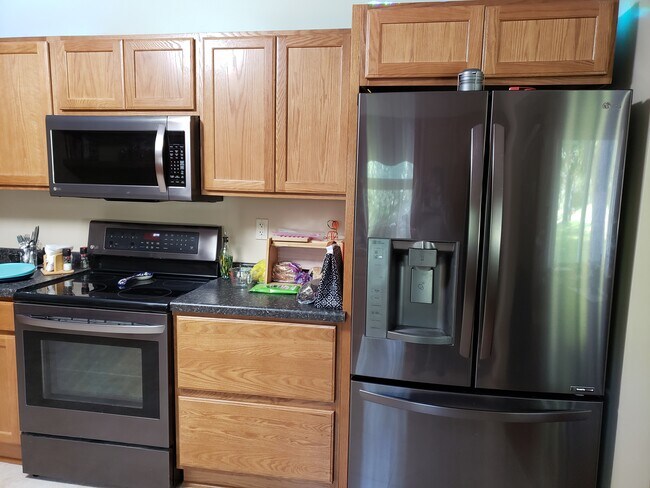 Building Photo - 2267 S Syene Rd