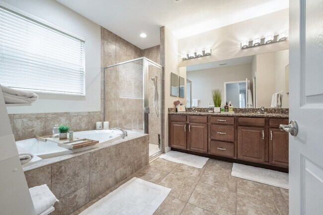 Building Photo - 10261 Blossom Trail