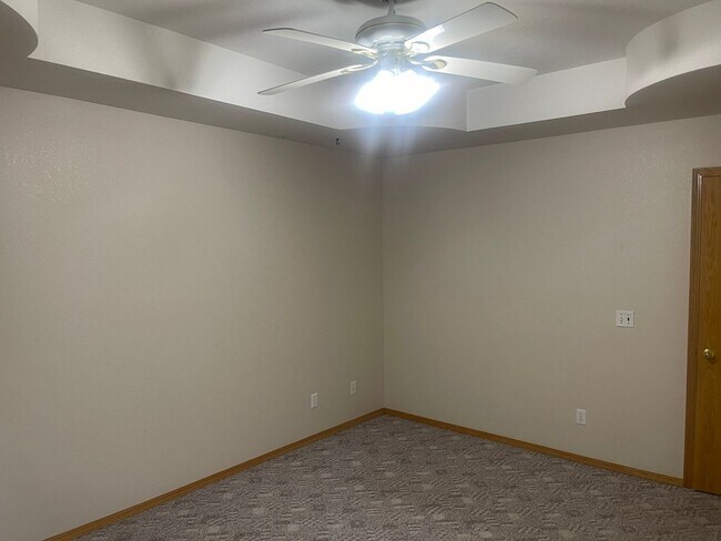 Building Photo - OZARK HOME CHECK OUT this charming 3 bedro...