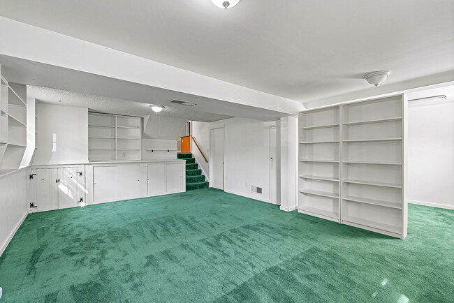 Building Photo - 2023 Rollingwood Rd