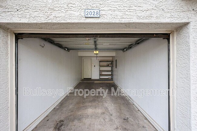 Building Photo - 3716 E University Dr