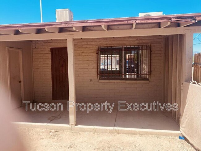 Building Photo - 5760 S Park Ave