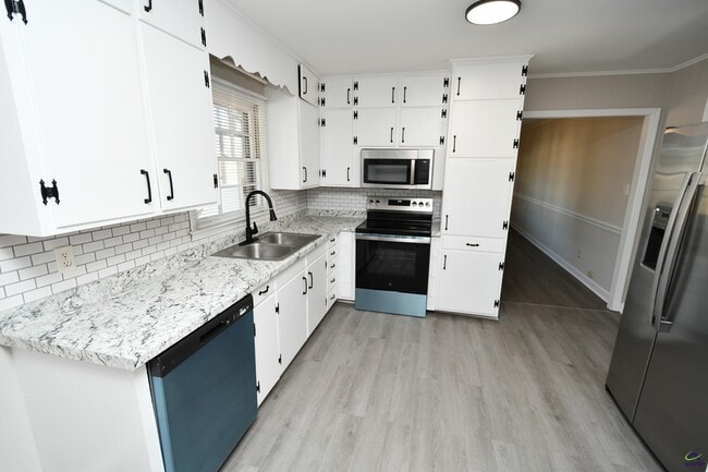 Building Photo - 467 SR 96