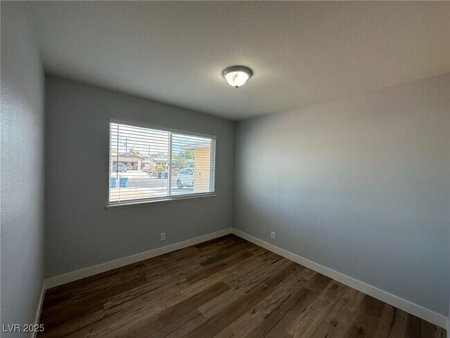 Building Photo - 5233 Lytton Ave