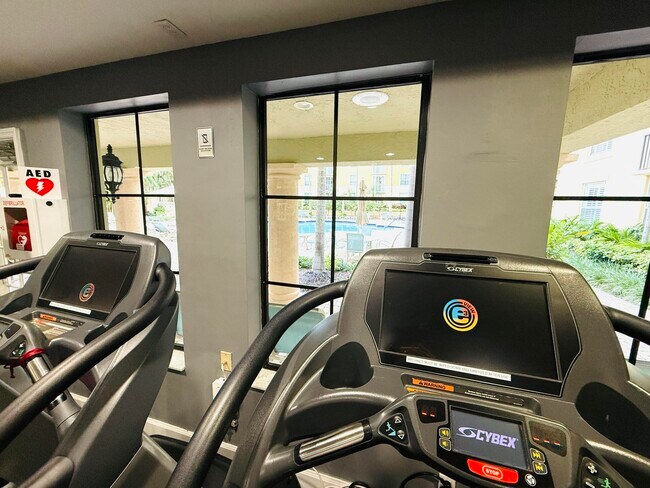 Building Photo - 651 Okeechobee Blvd