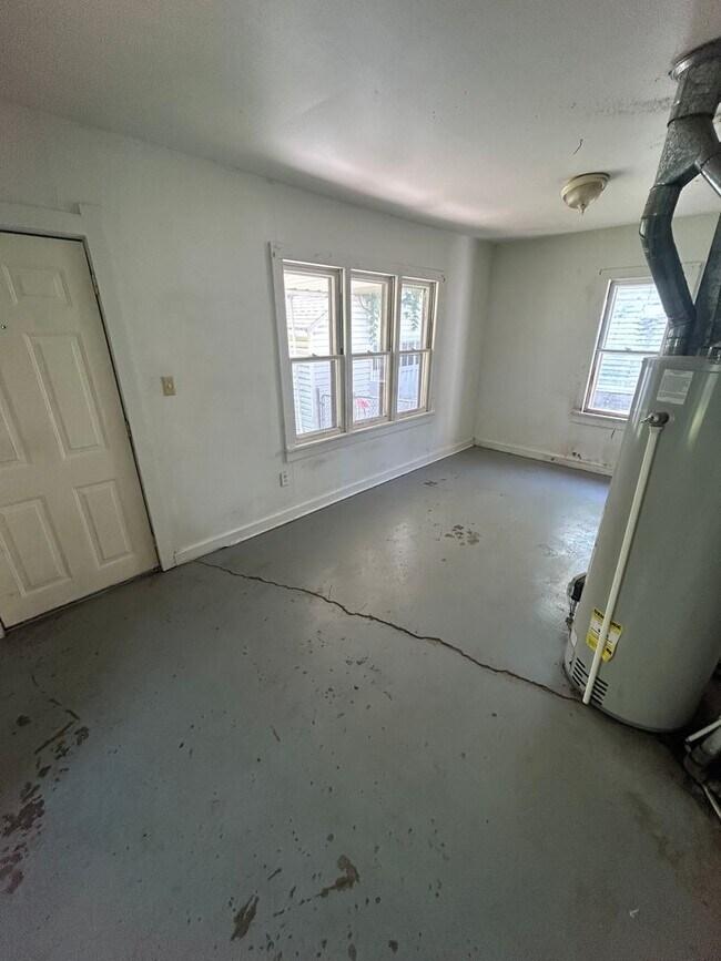 Building Photo - Adorable 2 bedroom, 1 bath Home!