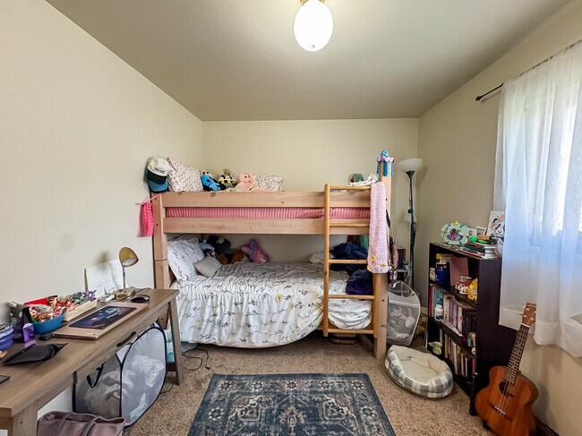 Building Photo - 515 N 200 E