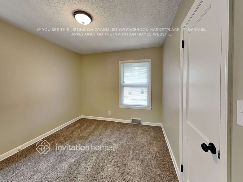 Building Photo - 5757 26th Ave S