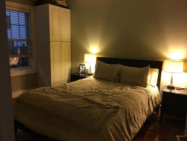 Building Photo - 904 Jefferson St