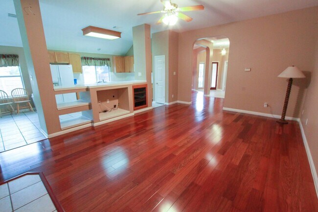 Building Photo - Beautiful 3 Bedroom, 2 Bath Home in West Round Rock