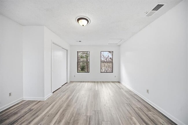 Building Photo - 530 Matterhorn Way