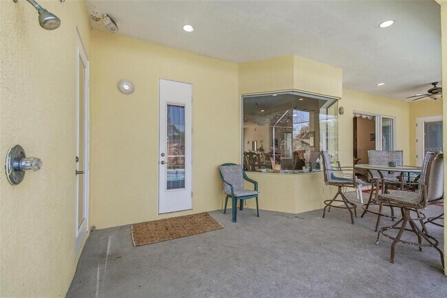 Building Photo - 118 Whispering Pine Dr