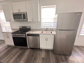 Building Photo - 4931 Walnut St