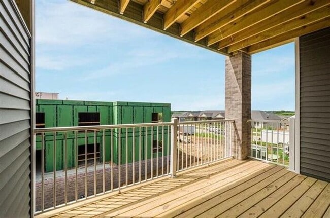 Building Photo - $1,770 | 2 Bedroom + Bonus Room, 1 Bathroom Condo | No Pets* | Available for August 1st, 2026 Mov...