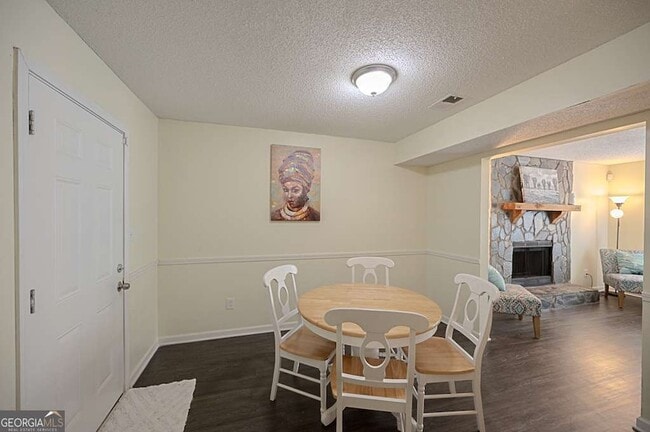 Building Photo - 5393 Kirk Dr