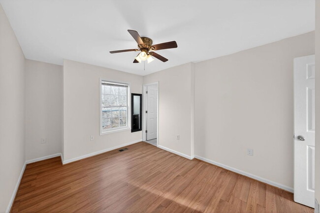 Building Photo - 7920 Temple Hill Rd