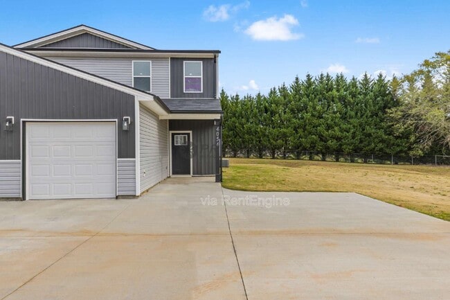 Building Photo - 4056 Parris Bridge Rd