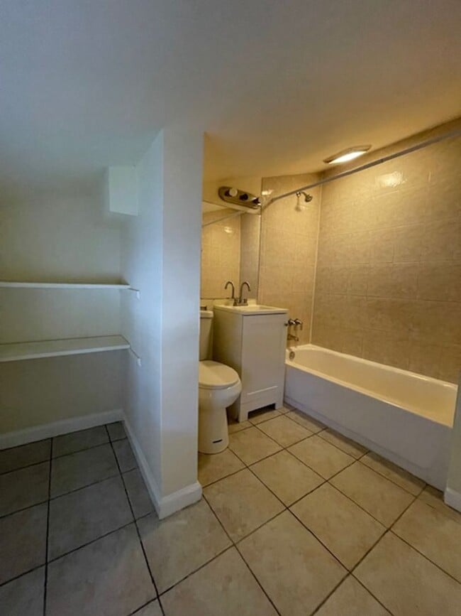 Building Photo - SINGLE FAMILY HOME IN TWINBROOK FOREST