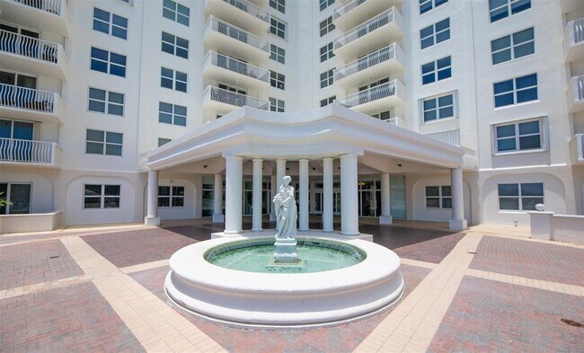 Building Photo - 1 Las Olas Cir