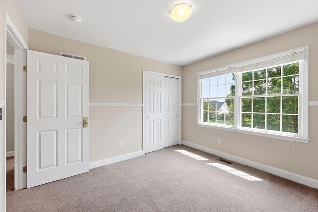 Building Photo - 4823 Vista Ridge Dr