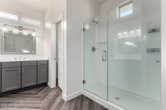 Building Photo - 1270 E Curry Rd