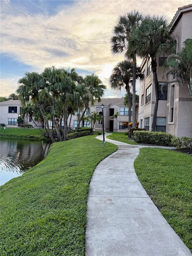 Building Photo - 2900 S University Dr