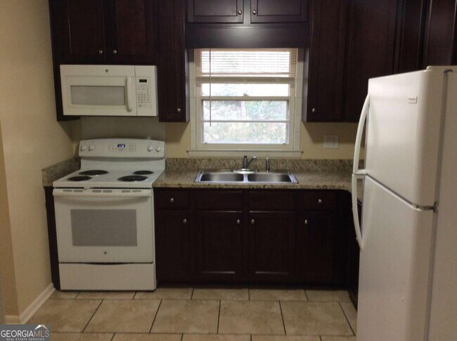 Building Photo - 3953 Camellia Trail