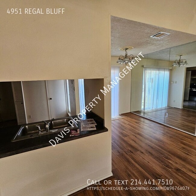 Building Photo - 4951 Regal Bluff